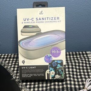 UV-C Sanitizer & Wireless Phone Charging Kit - Gray New in Box